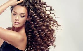Managing Curly Hair the Right Way for Smooth and Defined Curls